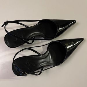 NWOT: Zara black patent kitten heels, size 38